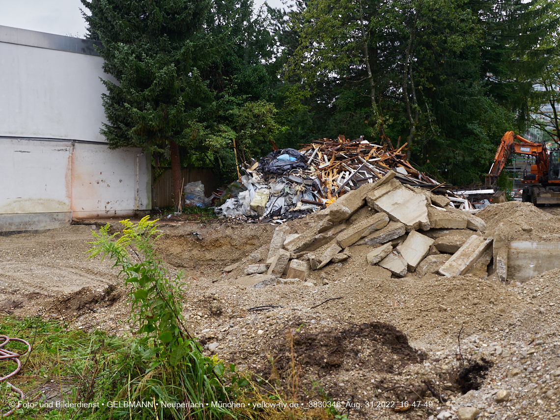 31.08.2022 - Baustelle an der Niederalmstraße 16 und Hugo-Lang-Bogen 13 in Neuperlach-Trudering